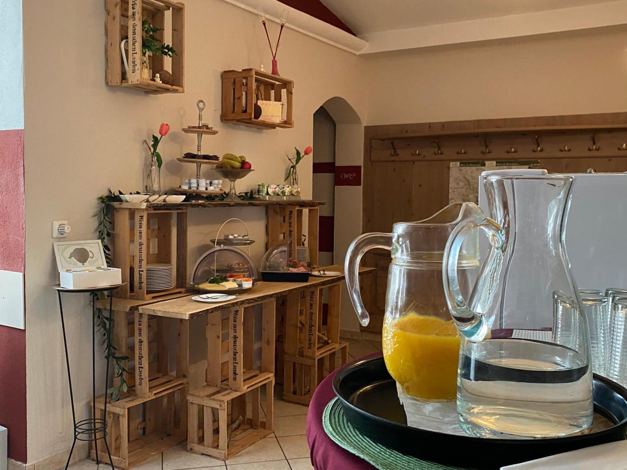 Gerolzhofen Hotel Weinstube Am Markt מראה חיצוני תמונה