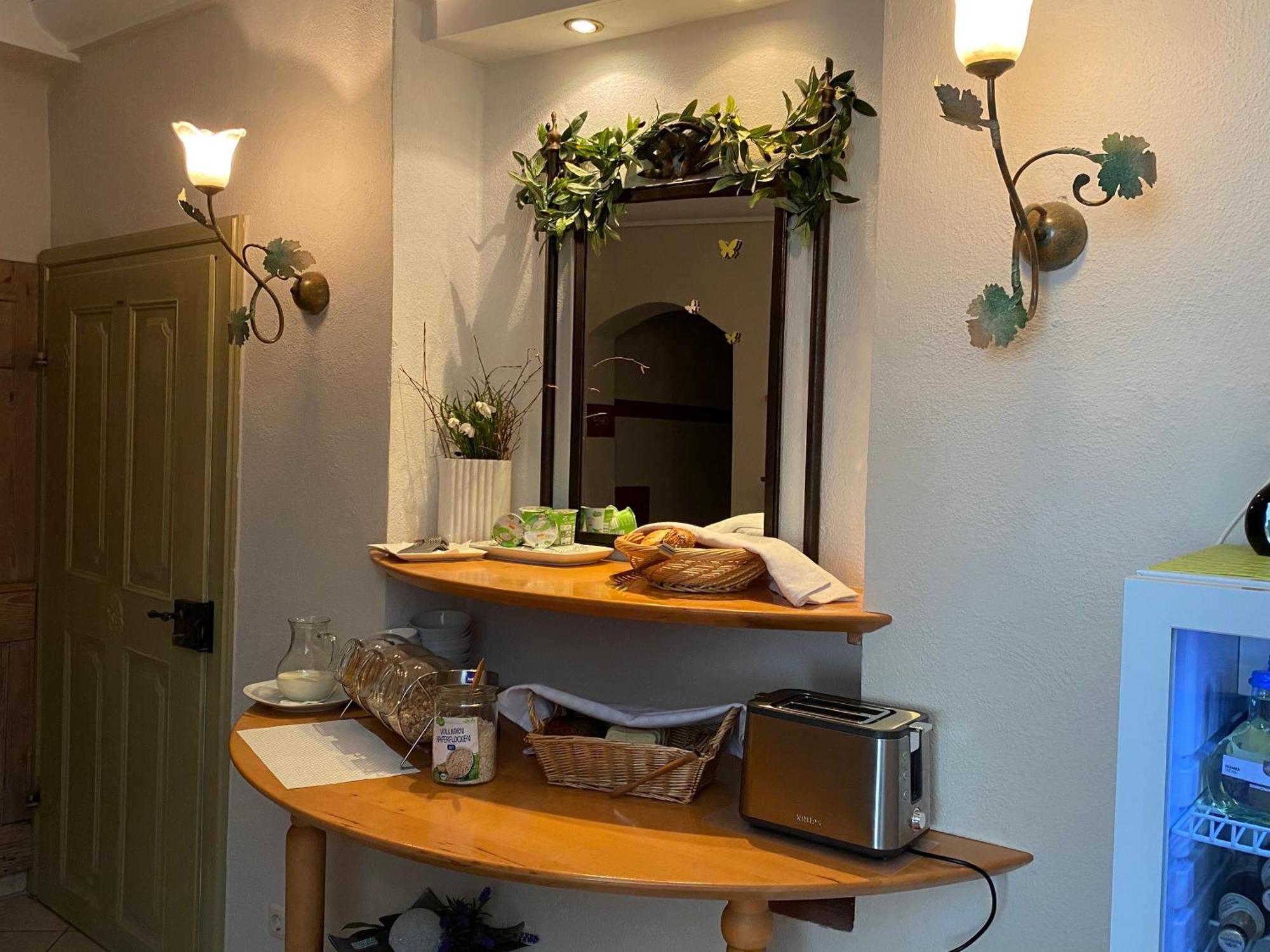 Gerolzhofen Hotel Weinstube Am Markt מראה חיצוני תמונה